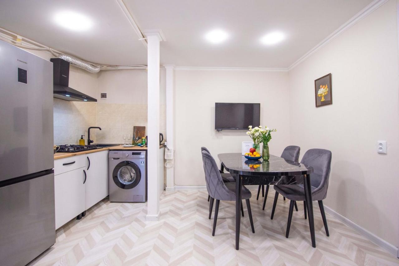 Old Town-Booking Apartment Tiflis Exterior foto